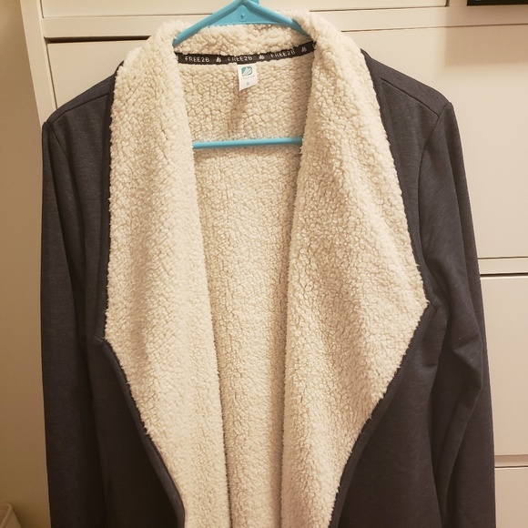 Fluffy sweater/tunic/cardigan - Picture 5 of 5